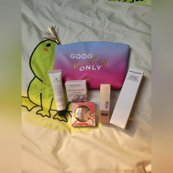 Ipsy bundle - Picture 2 of 2